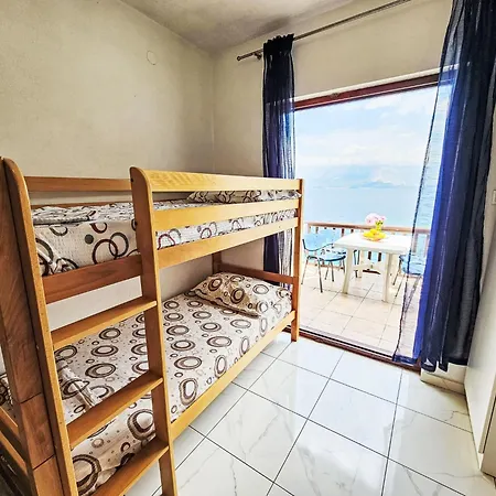 Appartement Octopus-3 By Interhome