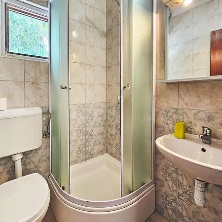 Octopus-3 By Interhome