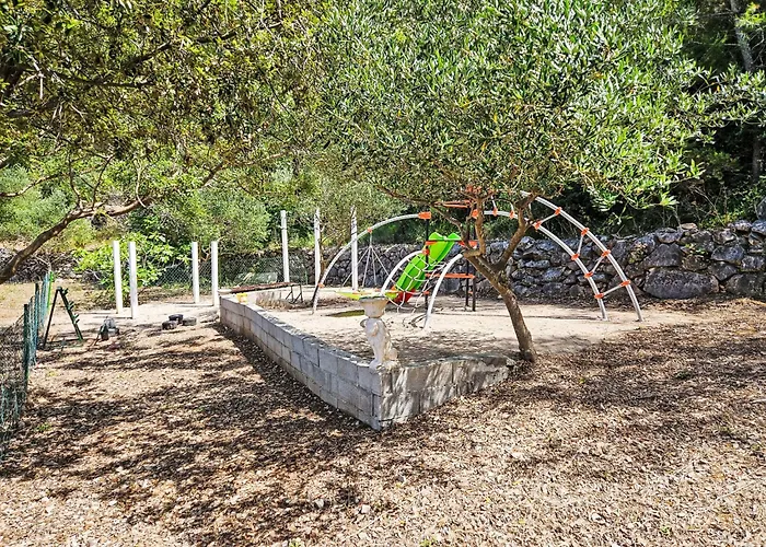 Octopus-3 By Interhome * Bogomolje