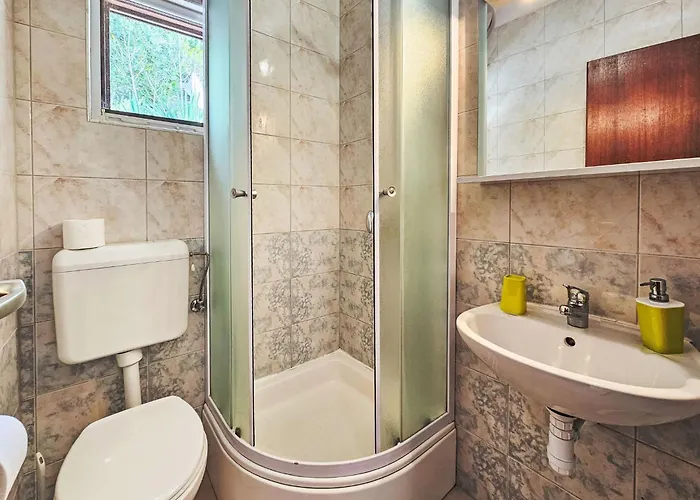 Octopus-3 By Interhome